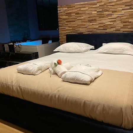 Le Cocon Des Granges - Suite Sauna Jaccuzi Spa Bonnieres-sur-Seine Luaran gambar