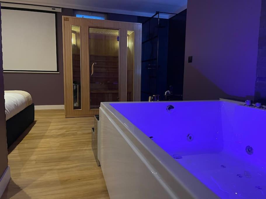 Le Cocon Des Granges - Suite Sauna Jaccuzi Spa Bonnieres-sur-Seine Luaran gambar