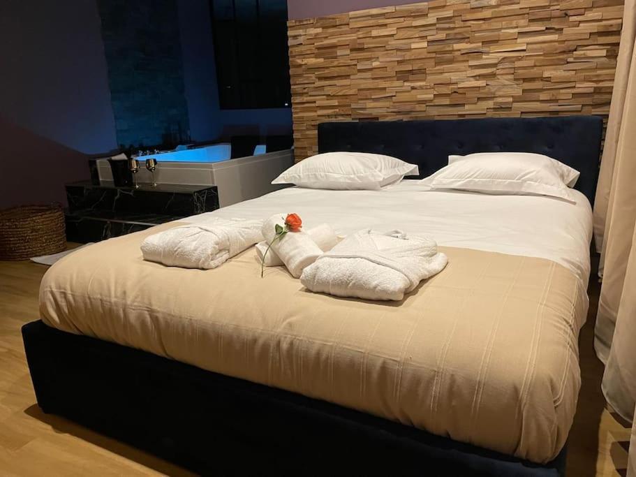 Le Cocon Des Granges - Suite Sauna Jaccuzi Spa Bonnieres-sur-Seine Luaran gambar